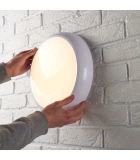 Dimmable 18W LED Round Flush Light Gloss White with Emergency & Sensor 150˚ detection angle, IP65